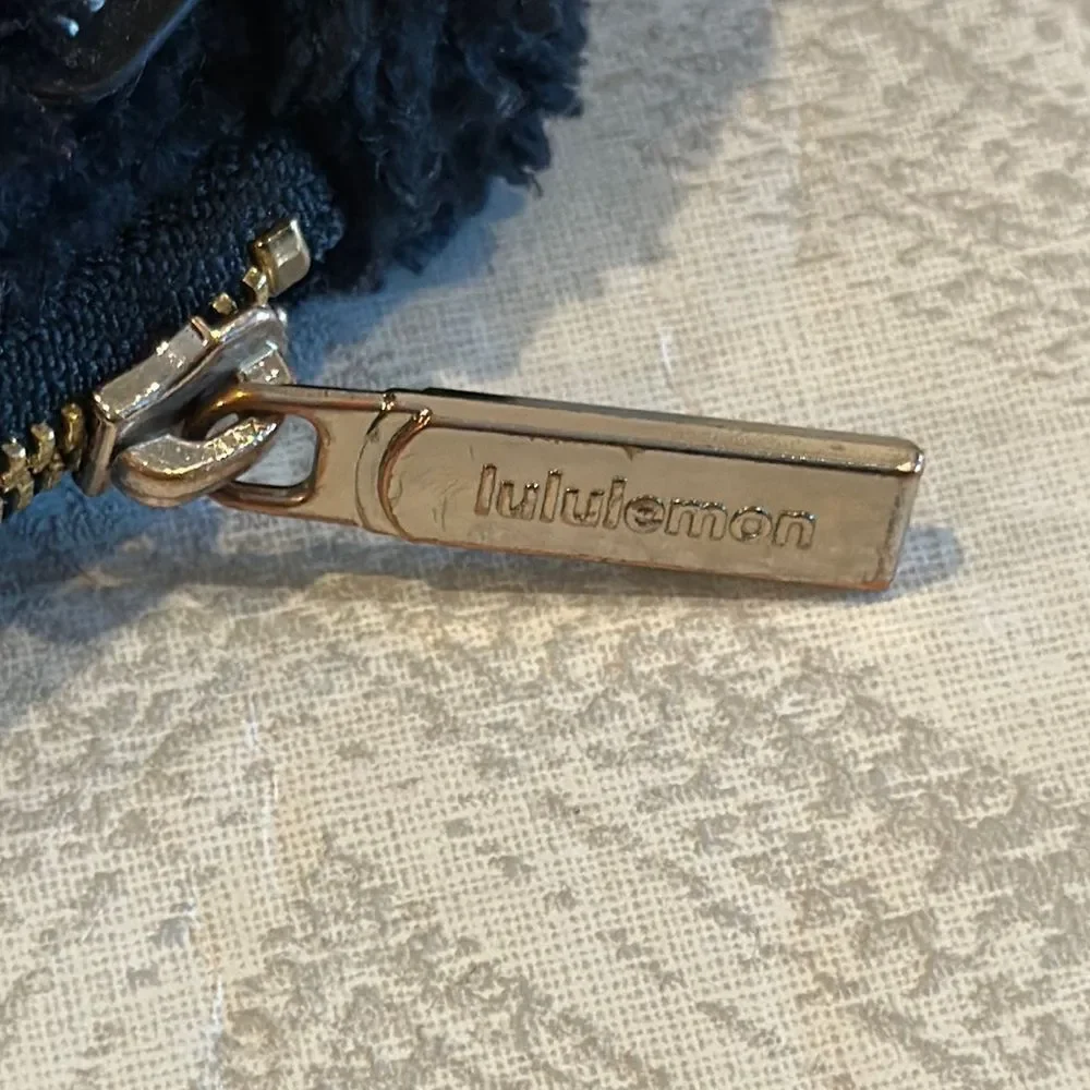 Lululemon Everywhere Fleece Belt Black & Silver Bag 1L